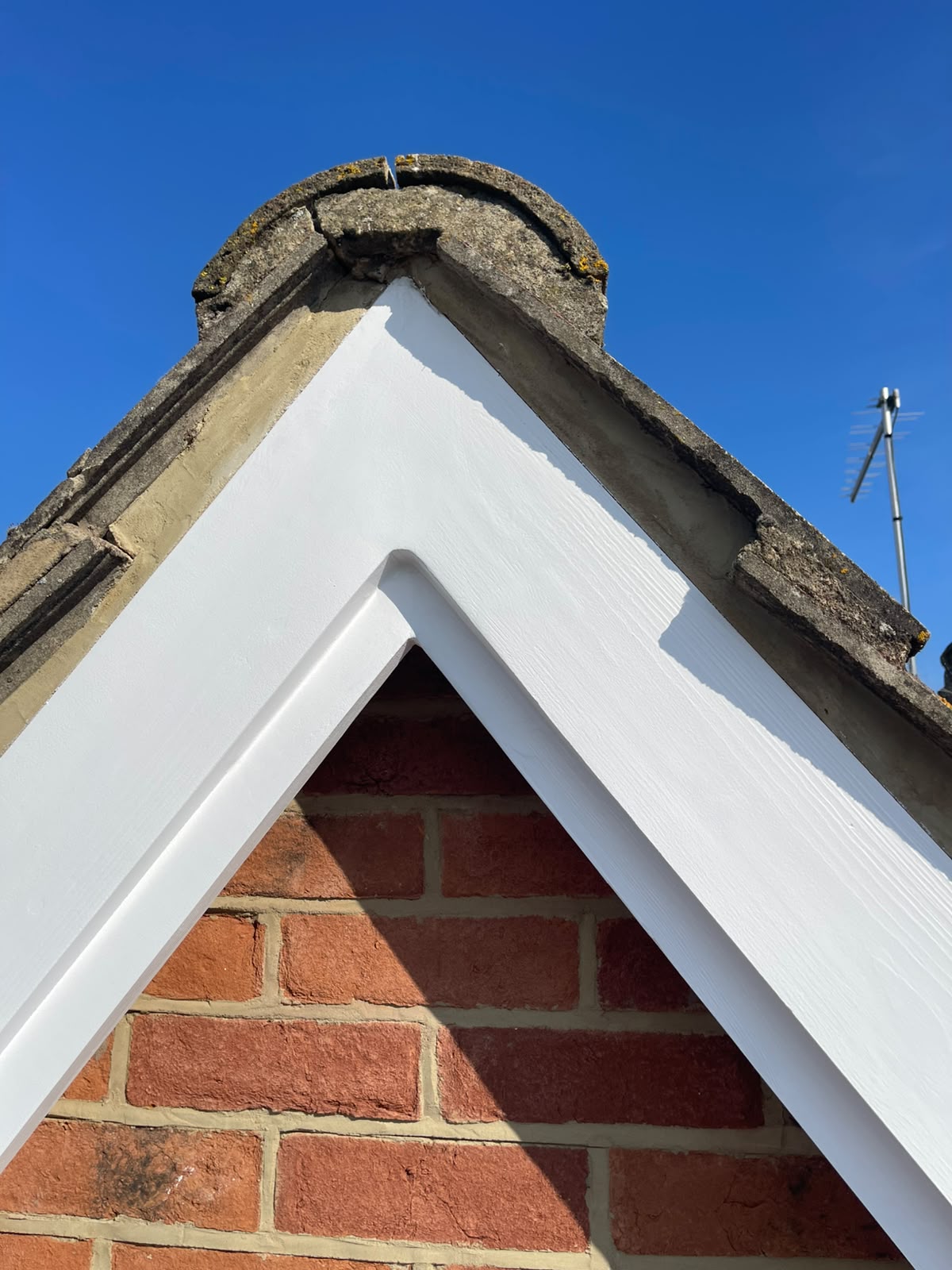 Exterior bargeboards finished in white by GPD Property Service
